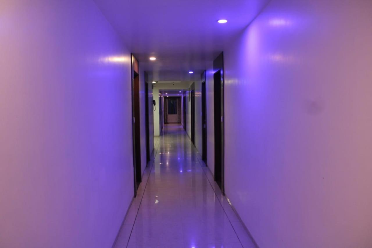 Hotel Saffron Gandeva Dış mekan fotoğraf