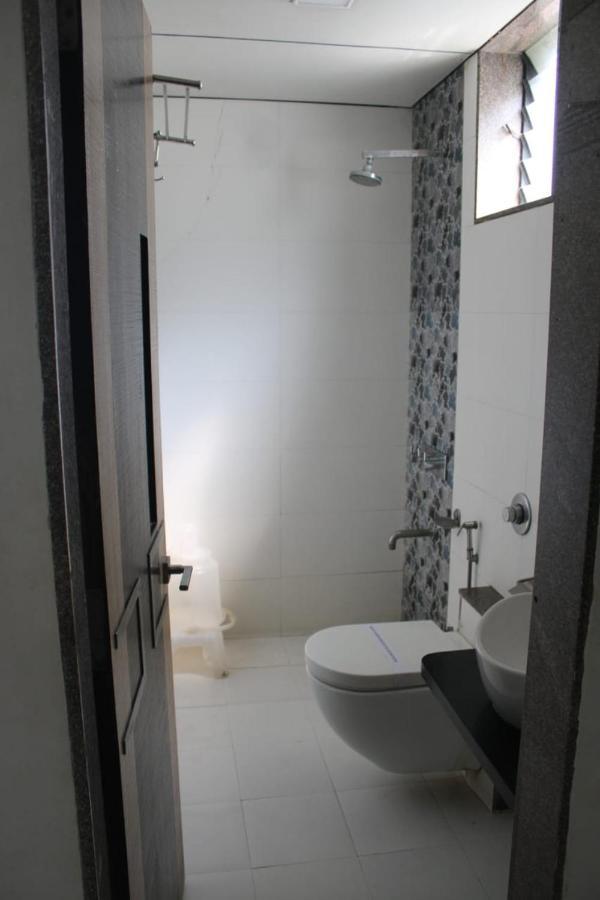 Hotel Saffron Gandeva Dış mekan fotoğraf